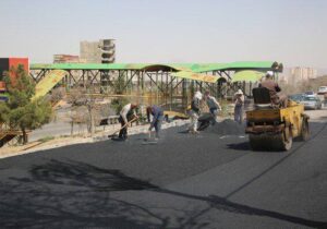 آسفالت‌ریزی ۴ هزار و ۸۹۲ تن در ۳۳ محله و معبر شهری طی هفته گذشته