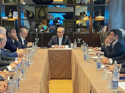 نشست تجار ایرانی با حضور استاندار آذربایجان شرقی در باکو/  سرمست: توسعه همکاری های اقتصادی، محور مذاکرات ایران و آذربایجان