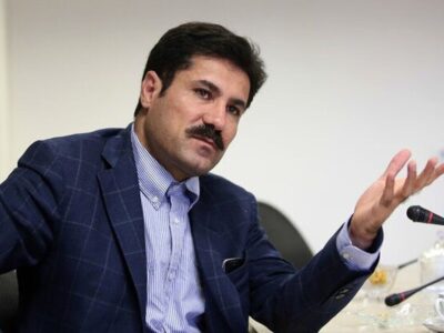 گفت و گوی عبدالکریم حسین زاده، معاون رییس جمهور در امور توسعه روستایی و مناطق محروم در بدو ورود به فرودگاه بین المللی تبریز