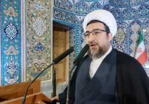 همه خدمتگزاران نظام کنار هم و با وحدت کار را پیش ببرند