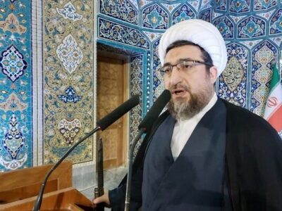 همه خدمتگزاران نظام کنار هم و با وحدت کار را پیش ببرند