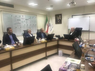 تأکید بر تسریع در انعقاد قراردادهای نیروگاه‌های خورشیدی در آذربایجان شرقی
