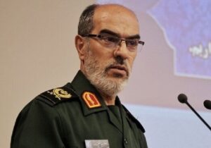 اطاعت از رهبری تضمین نظام است