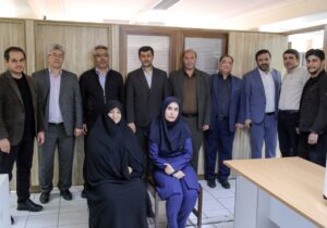 معاون امنیتی و انتظامی استاندار آذربایجان شرقی در دیدار صمیمی با همکاران روابط عمومی استانداری به مناسبت روز ملی ارتباطات و روابط عمومی، از زحمات و تلاش‌های آنان قدردانی کرد.