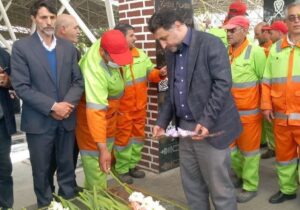 گرامیداشت مقام کارگر با حضور در گلزار شهدا / یاد پاکبانان آسمانی زنده نگه داشته شد