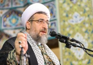 امام جمعه تبریز: دشمن در رسیدن به اهدافش ناکام ماند/ دست بر ماشه آماده فرمان رهبریم