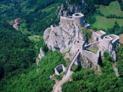 حجم بالای تردد گردشگران و فعال‌سازی ظرفیت اسکان اضطراری در سالن‌های عمومی کلیبر