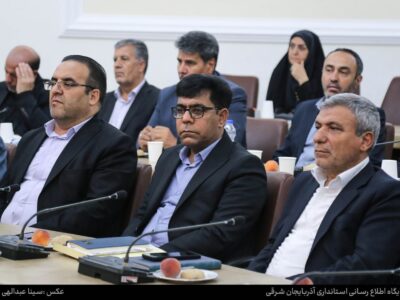 گزارش تصویری ۲ / دیدار معاونان و مدیران کل استانداری، فرمانداران و جمعی از علما و روحانیون استان با آیت‌الله حسینی بوشهری، نایب رئیس مجلس خبرگان رهبری با حضور نماینده ولی فقیه در استان و استاندار آذربایجان شرقی