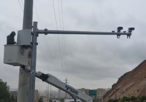 نصب دوربین ثبت تخلف سرعت در بزرگراه پاسداران مقابل پارک ربع رشیدی