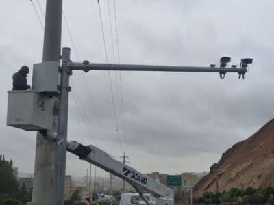 نصب دوربین ثبت تخلف سرعت در بزرگراه پاسداران مقابل پارک ربع رشیدی
