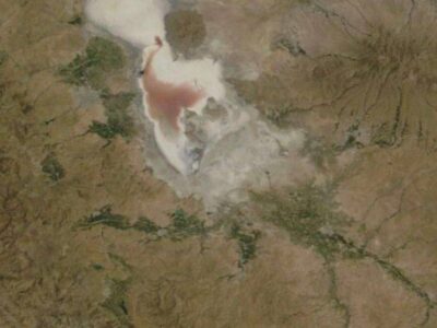 دریاچه ارومیه برای اولین بار در تاریخ به‌طور کامل در حال خشک شدن است!