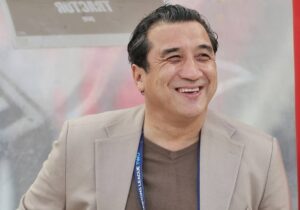 آلوز پسر خونی ساپینتو هم باشد، نمی‌تواند برود!