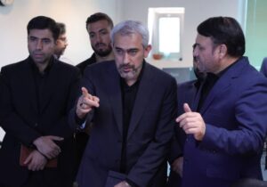 بازدید وزیر اقتصاد از مجموعه بانک سپه