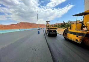 ساماندهی یک کیلومتری در اتوبان پاسداران با توزیع ۳۵۰۰ تن آسفالت