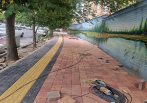 آغاز فاز جدید اجرای سنگفرش پیادهرو ها در بلوار چایکنار