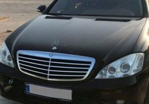 توقیف خودروی سواری بنز قاچاق ۱۰۰ میلیاردی در مرند