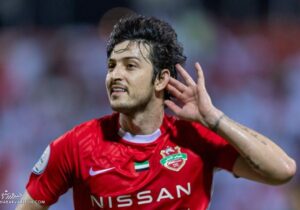  سردار آزمون برنده توپ طلا لیگ فوتبال امارات شد