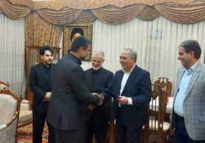 اعطای حکم معاونت امنیتی و انتظامی استانداری آذربایجان شرقی به مهراب داوری توسط استاندار آذربایجان شرقی
