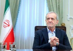 پزشکیان: حتی کسانی که زندانشان کرده بودیم پای ایران ایستادند 