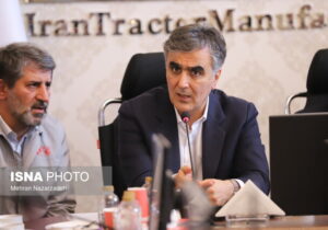 بازدید رییس کل بانک‌مرکزی از مجموعه تراکتورسازی ایران