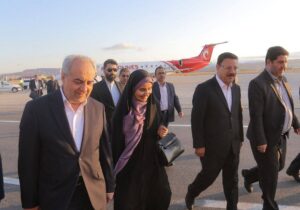 وزیر راه و شهرسازی با استقبال استاندار آذربایجان شرقی وارد تبریز شد