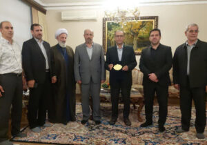 دیدار عضو شورای شهر وشهردار منطقه ۳ با جانباز سرافراز «اسحاق دلیلی»