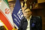 اهداء لوح سپاس به مدیر عامل شرکت سیمان صوفیان