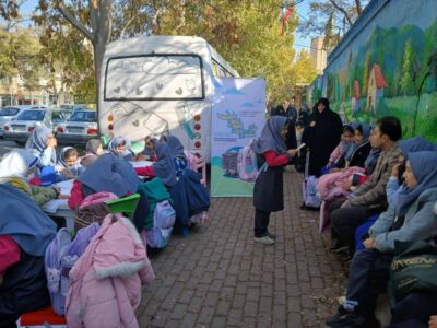  گزارشی از حضور کتابخانه‌های سیار در محلات تبریز همزمان با هفته کتاب*