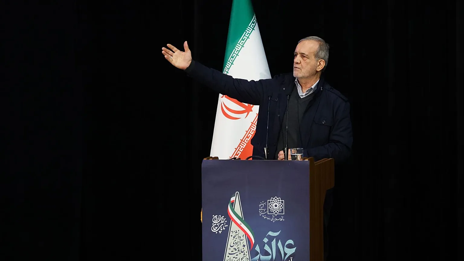 پزشکیان:هر صاحب‌نظری راه‌حلی دارد بیاید کمک کند/ وضعیت فعلی بنزین نه‌تنها عادلانه نیست، بلکه به ضرر محرومان است