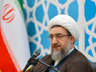 مطالبه گری و نقادی ویژگی دانشجویان است