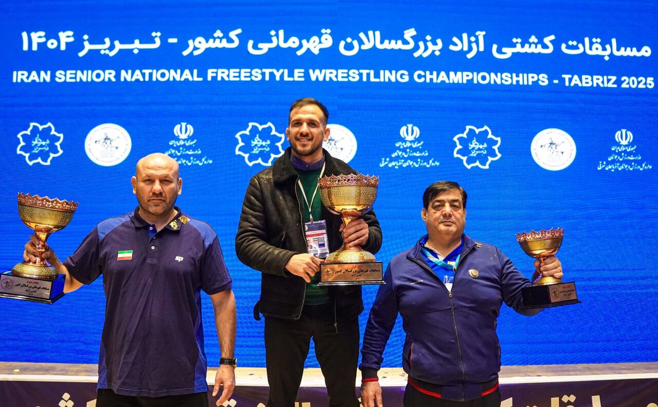 تیم مازندران قهرمان رقابت‌های کشتی آزاد بزرگسالان کشور در تبریز شد