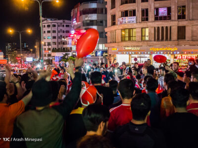 شادی تراکتوری‌ها بعد از صعود تیم‌شان به مرحلۀ بعدی لیگ نخبگان