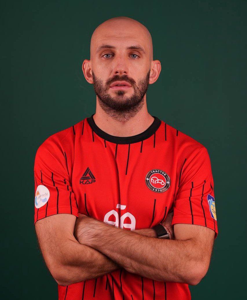 هافبک تراکتور با برف امسال برمی‌گردد.