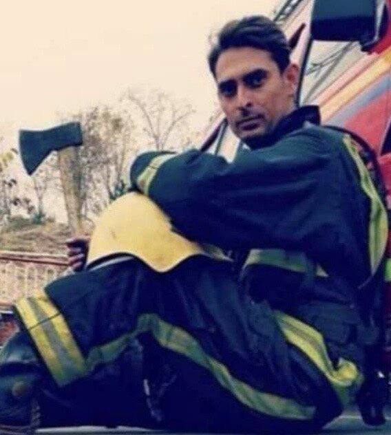 آتش نشان صالح امانی به شهادت رسید آتش نشان صالح امانی به شهادت رسید