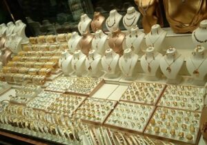 طلا بخریم یا صبر کنیم؟