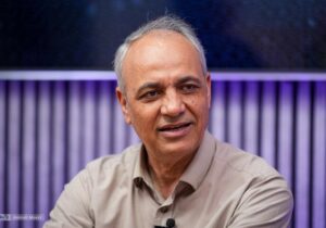 توصیه سیاسی احمد زیدآبادی؛ به انتخابات دل نبندید، مردم را هم به خیابان نکشانید!