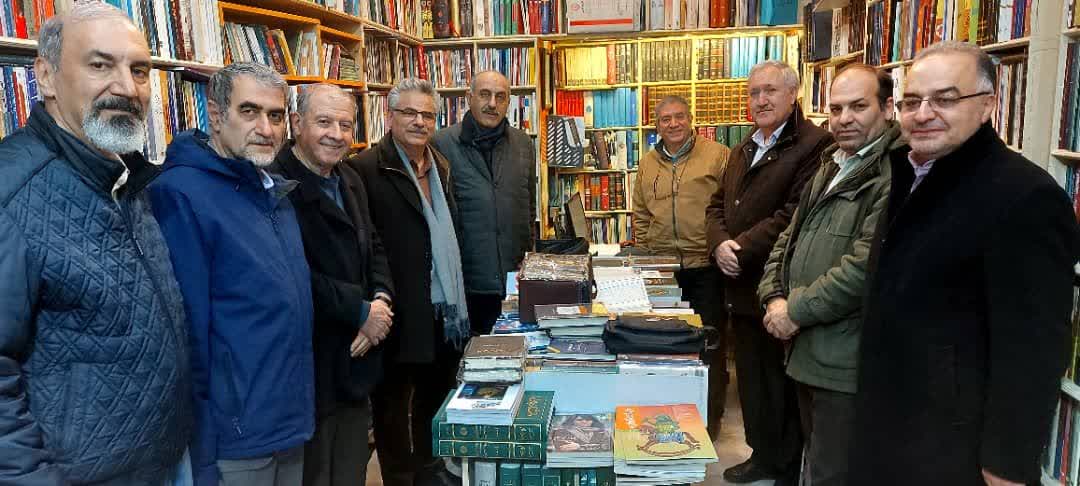 در تعطیلات نوروزی کتاب خوانی را فراموش نکنیم.