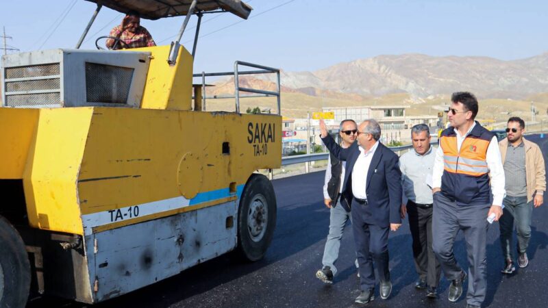 گزارش تصویری بازدید استاندار آذربایجان شرقی از پروژه آسفالت آزادراه تبریز-زنجان